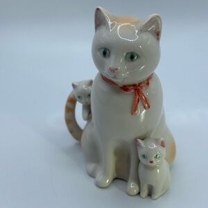 VTG Otagiri Cat & Kittens White Orange Porcelain Figurine Japan Green Eyes 4.25”
